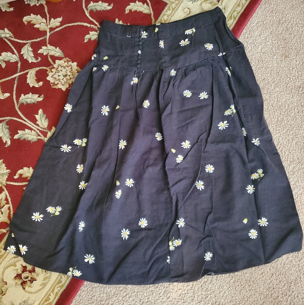 Linen-Blend Buttoned Yoke Midi Skirt in Lazy Daisies